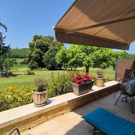 Caubesse Climatisé à Hébergement de vacances *